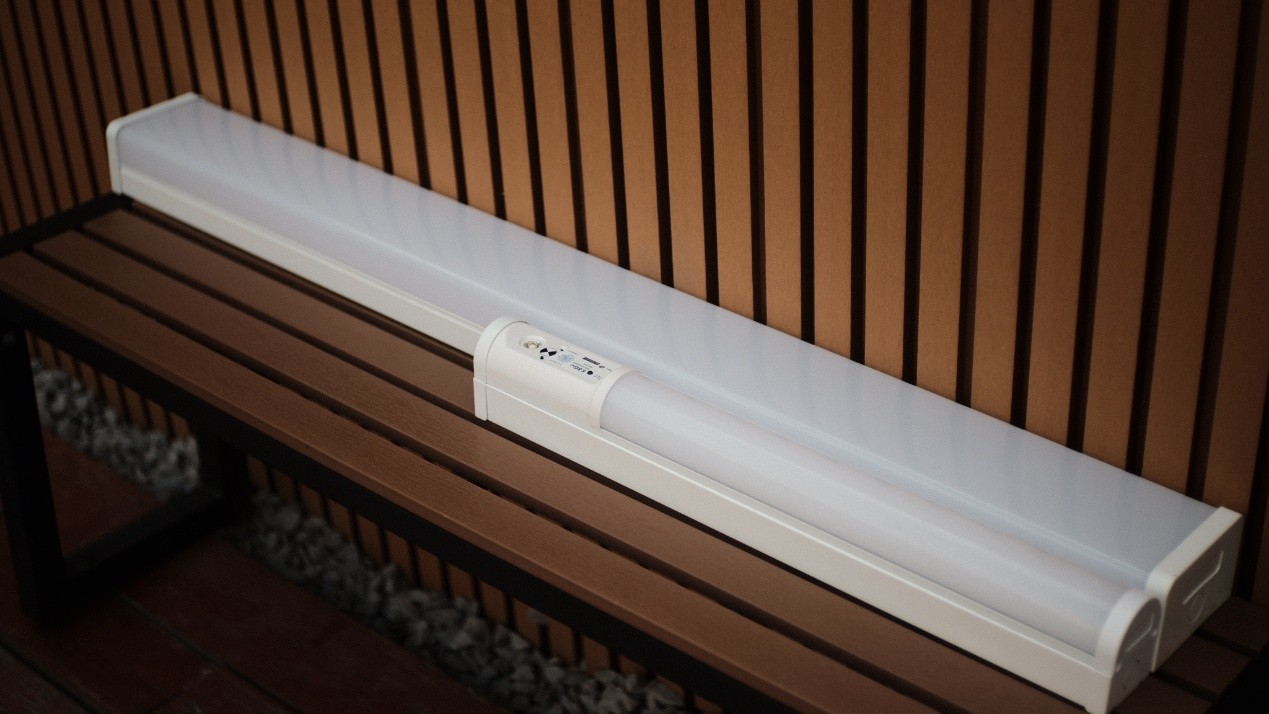 Feistithe le Feidhm Dimmable agus Éigeandála Batten Light - an rogha is fearr atá ag do thionscadal
